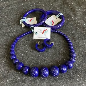 Splendette Indigo Heavy Carved Fakelite Set